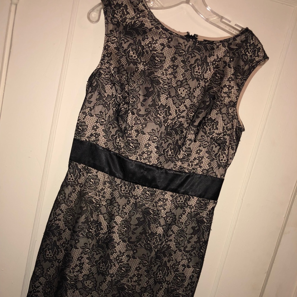 Lace detailed black professional dress